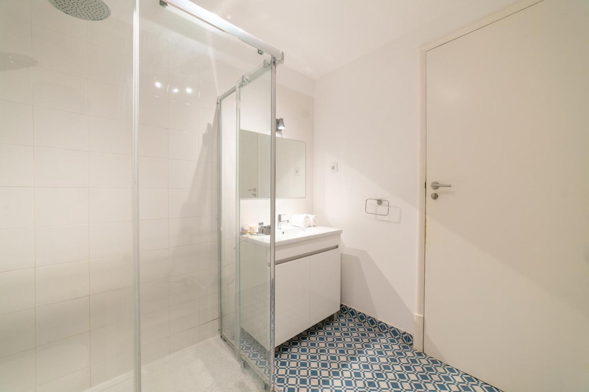 Desterro 2 - Historical Four-bedroom Lisbon