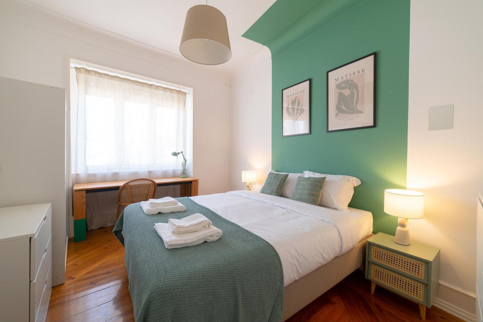 Desterro 2 - Historical Four-bedroom Apartment Lisbon