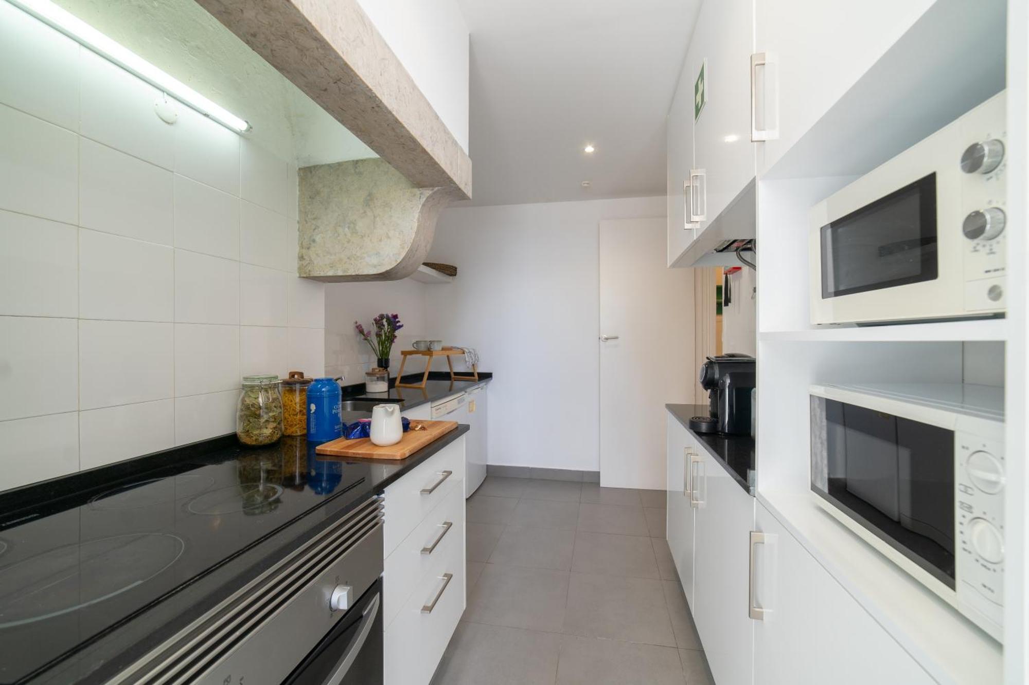Desterro 2 - Historical Four-bedroom Apartment