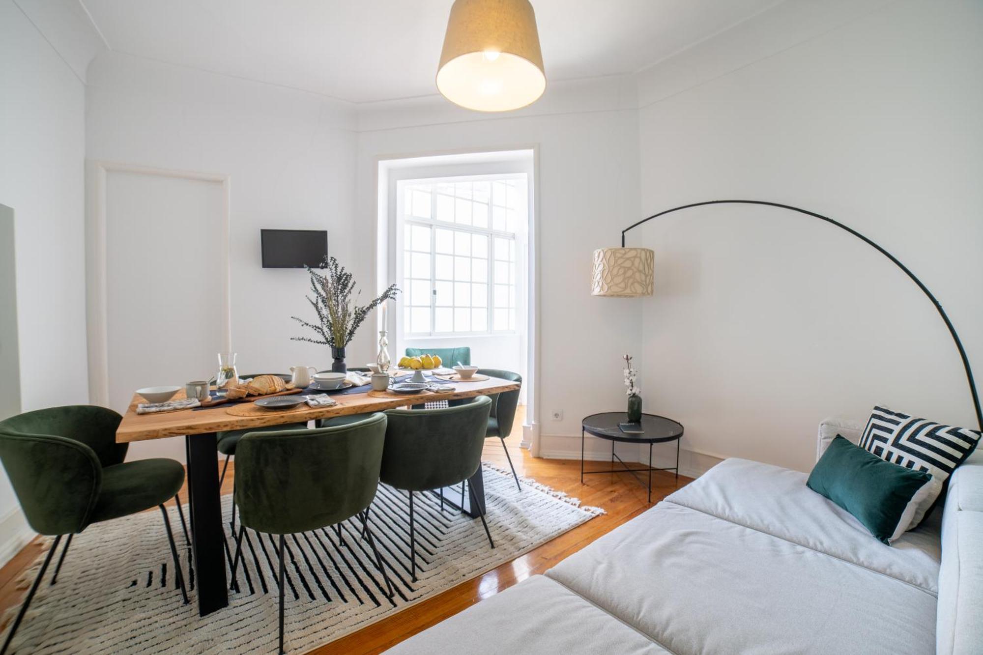Desterro 2 - Historical Four-bedroom Apartment *