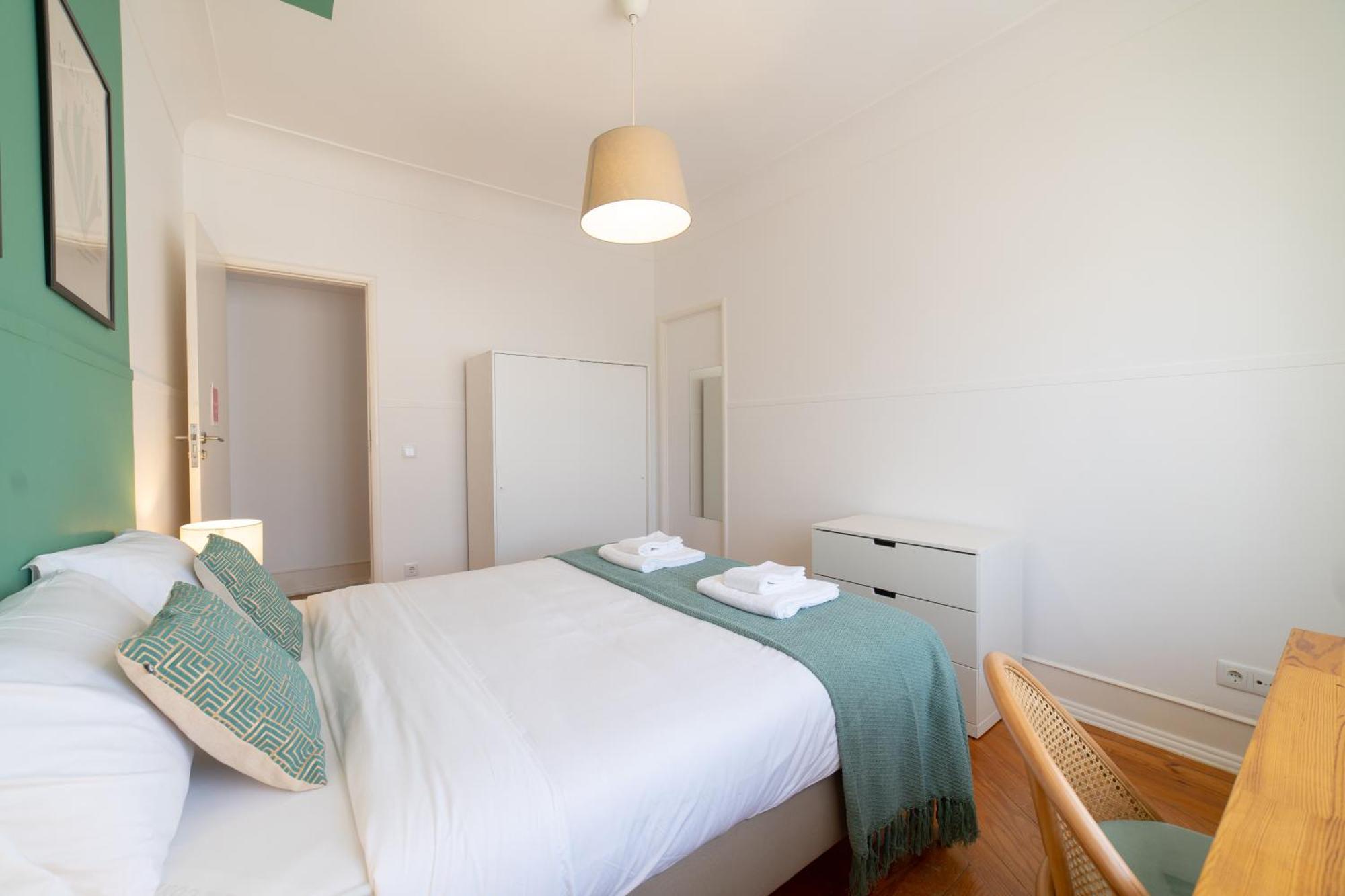Desterro 2 - Historical Four-bedroom Lisbon